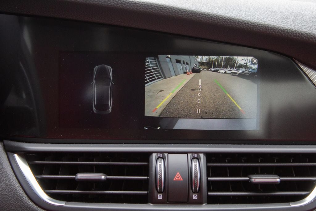New 2025 Alfa Romeo Giulia AWD w/ Veloce Package AWD image 18