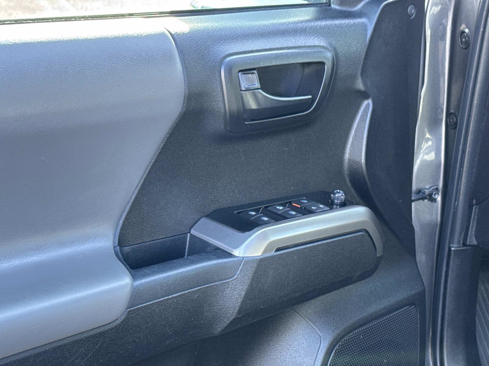 Used 2023 Toyota Tacoma SR5 w/ SR5 Appearance Package image 19