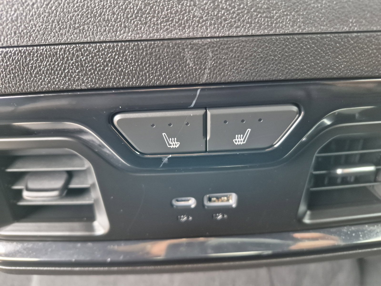 Used 2024 GMC Sierra 1500 AT4 AWD/4WD image 18