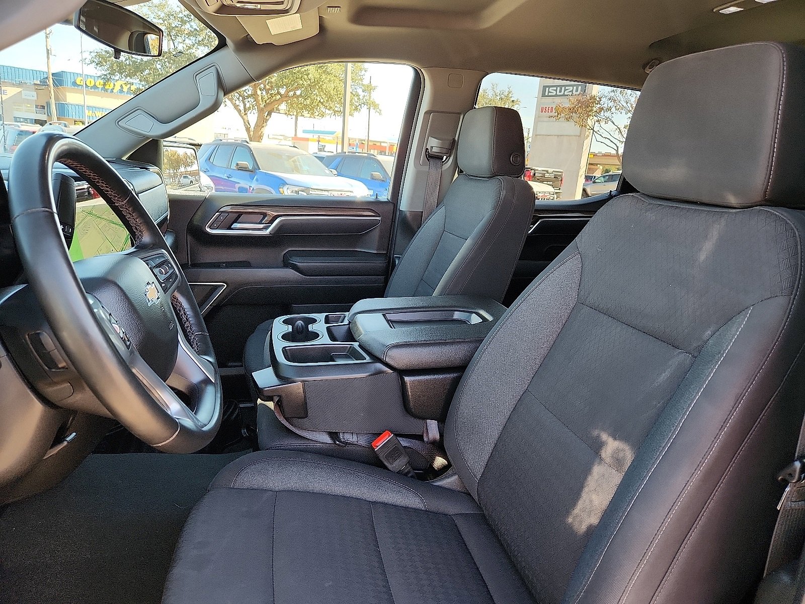 Used 2025 Chevrolet Silverado 1500 LT image 13