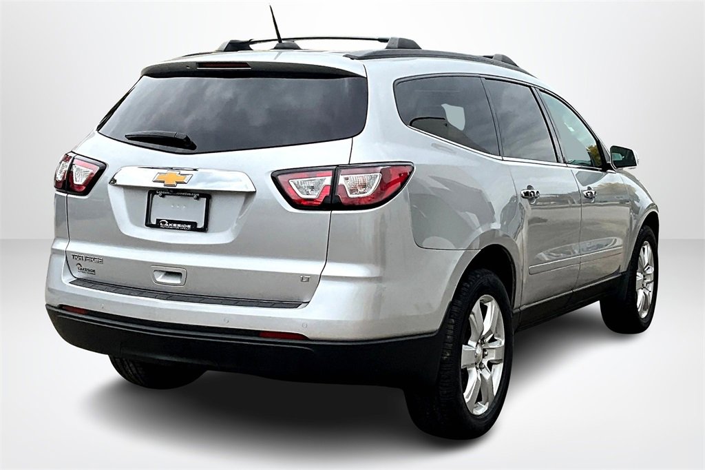 Used 2017 Chevrolet Traverse LT w/ Style and Technology Package image 5