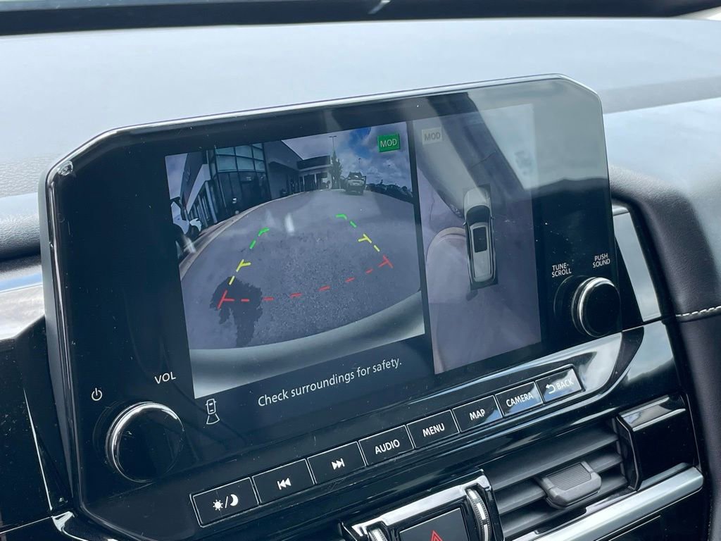 Used 2022 Nissan Pathfinder SL FWD image 16