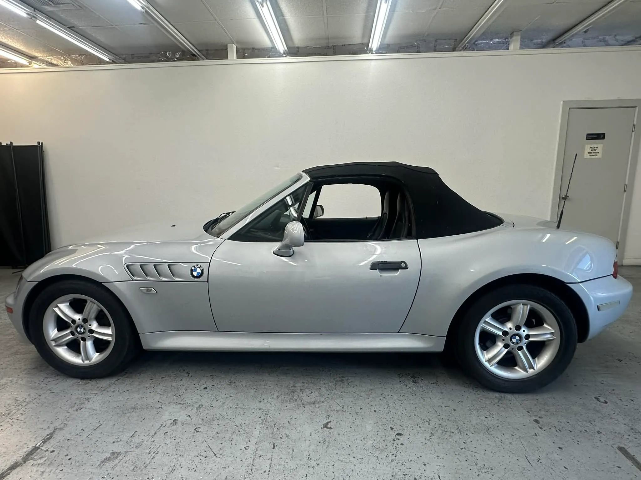 Used 2000 BMW Z3 2.5i image 38