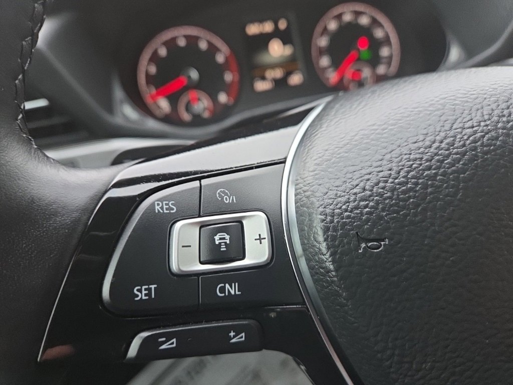 Used 2021 Volkswagen Passat 2.0T R-Line image 27