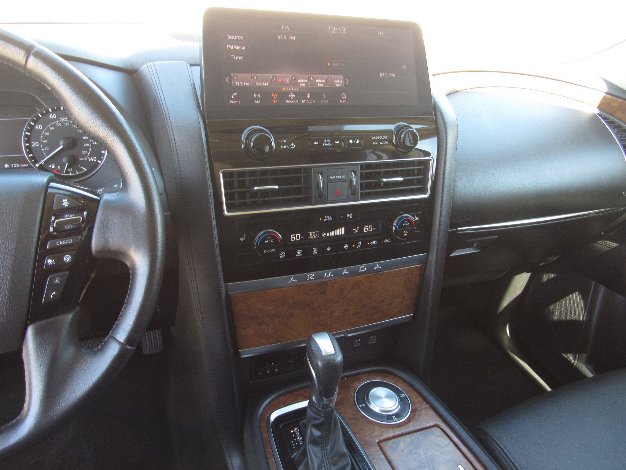 Used 2024 Nissan Armada SL image 19