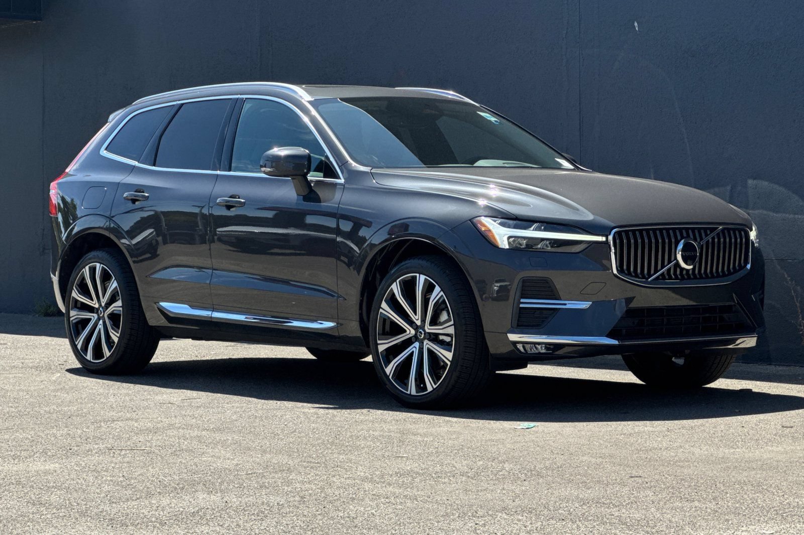Certified 2023 Volvo XC60 B6 Ultimate w/ Protection Package Premier AWD/4WD image 10