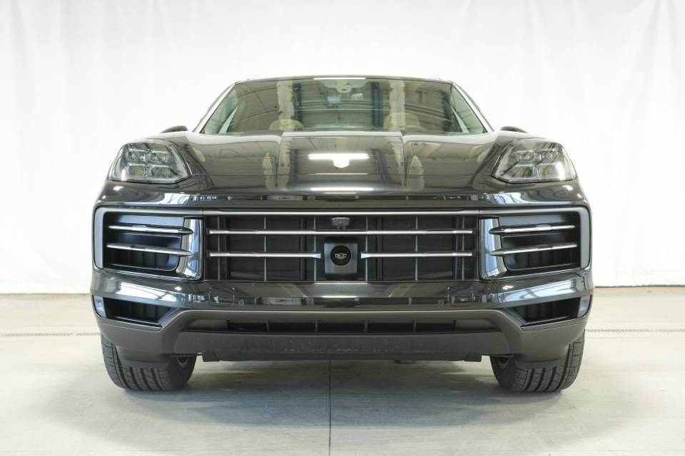Certified 2026 Porsche Cayenne AWD/4WD image 11