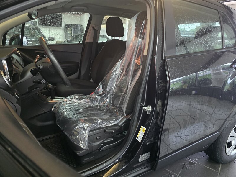 Used 2015 Chevrolet Trax LS FWD image 9