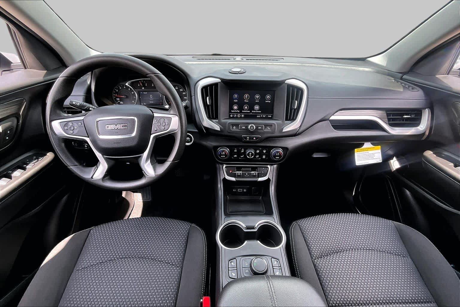 Used 2024 GMC Terrain SLE w/ Driver Convenience Package FWD image 16