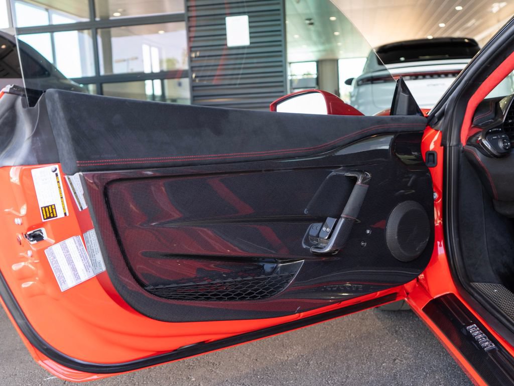 Used 2015 Ferrari 458 Speciale Coupe RWD image 28