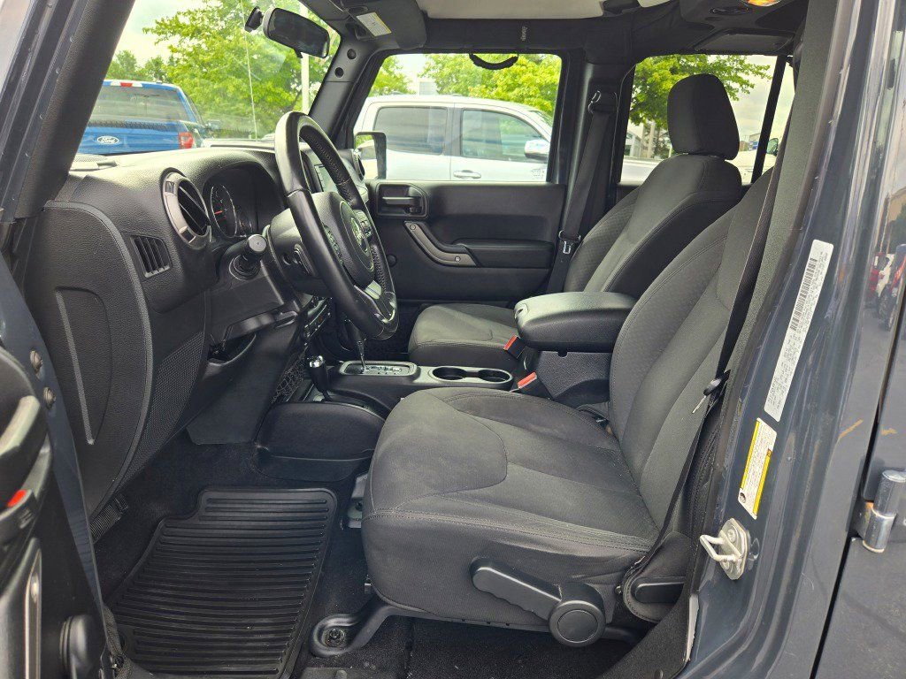 Used 2017 Jeep Wrangler Unlimited Willys image 17