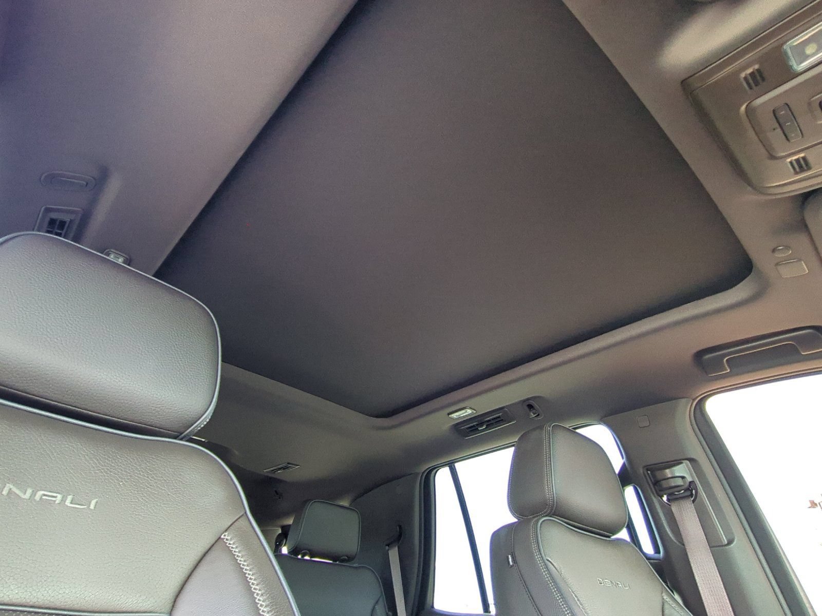 Used 2023 GMC Yukon Denali AWD/4WD image 19