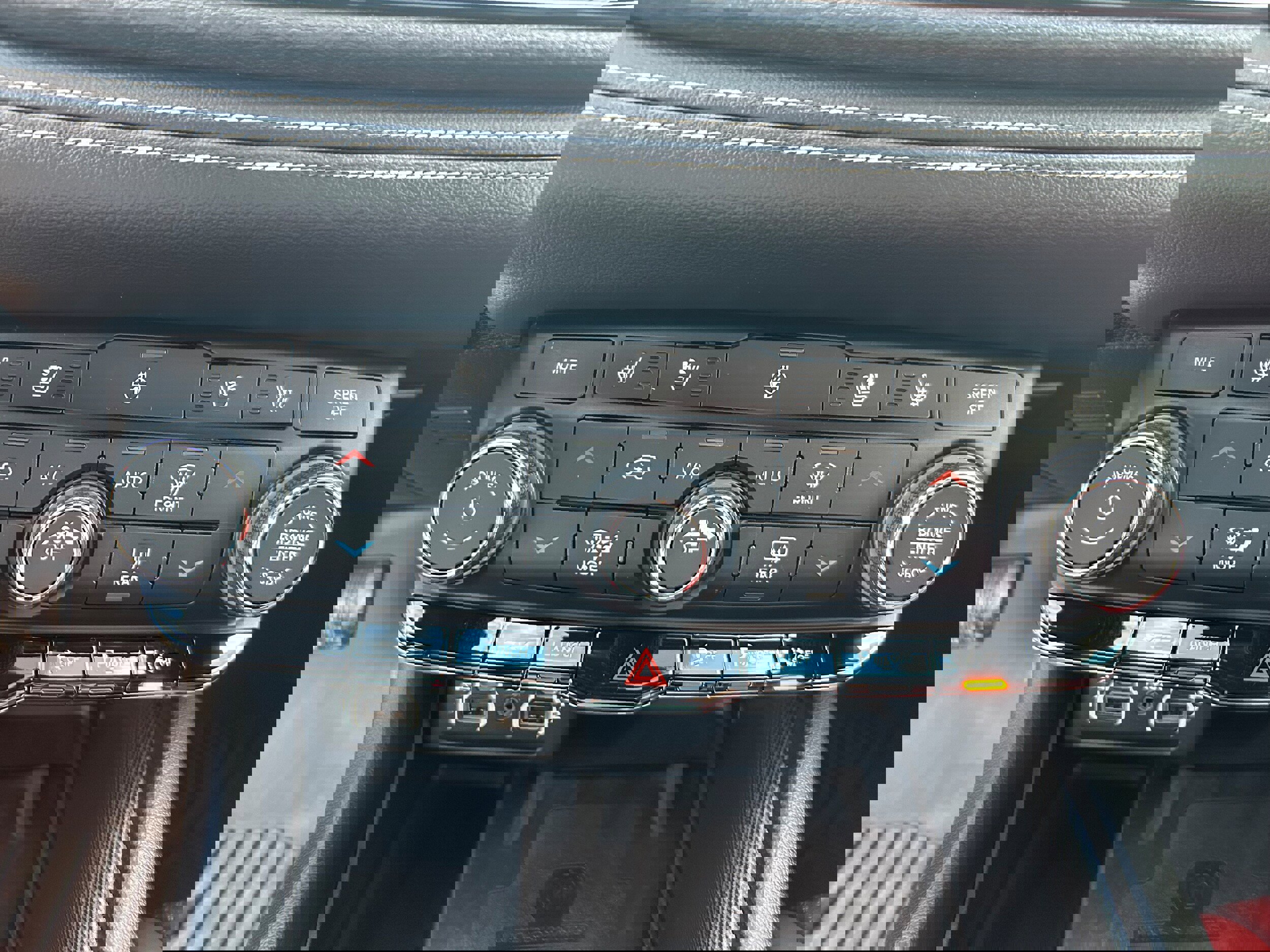 Used 2023 Dodge Durango SRT image 25