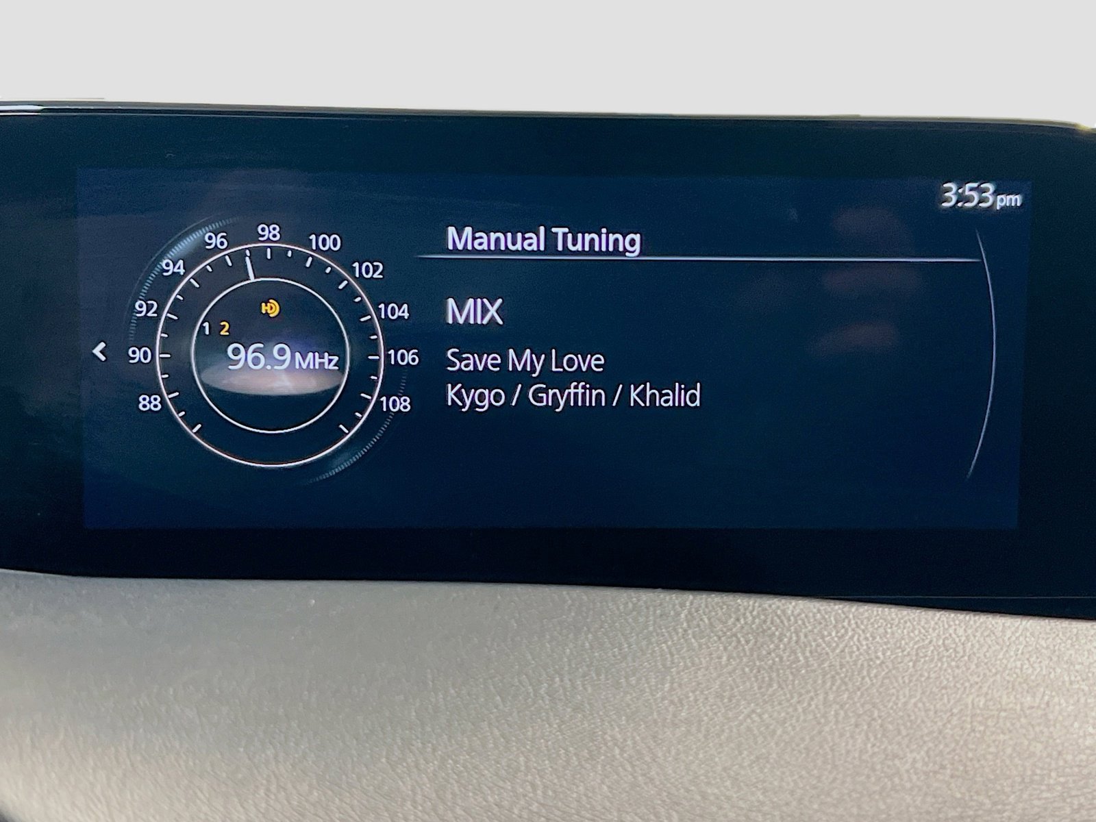 Used 2024 MAZDA MAZDA3 s FWD image 11
