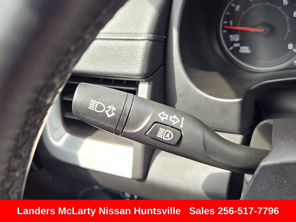 Used 2024 GMC Terrain SLT AWD/4WD image 28