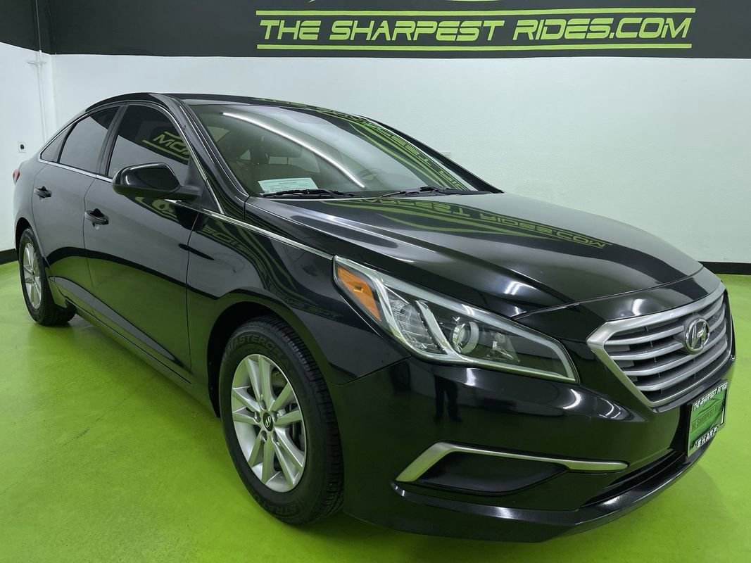 Used 2017 Hyundai Sonata SE image 2