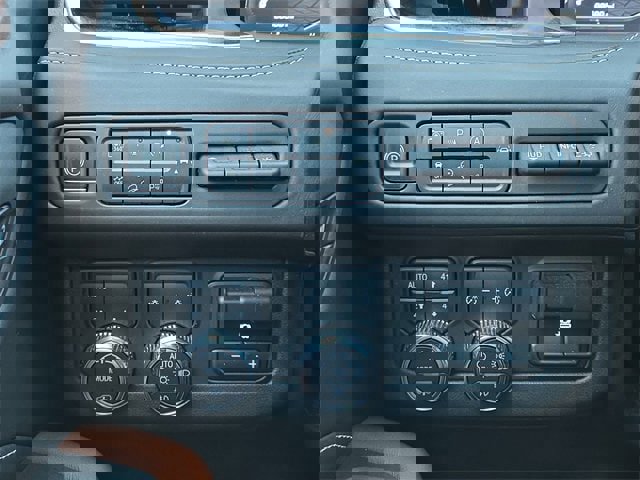 Used 2023 GMC Yukon Denali Ultimate image 28