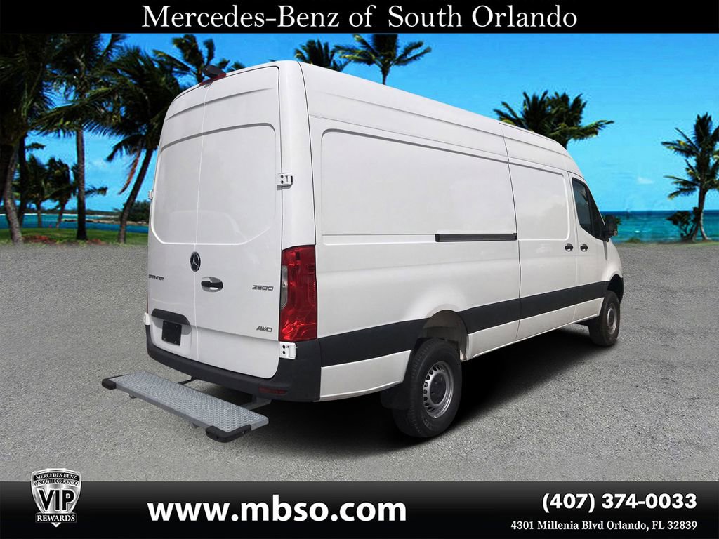 Used 2023 Mercedes-Benz Sprinter 2500 image 2
