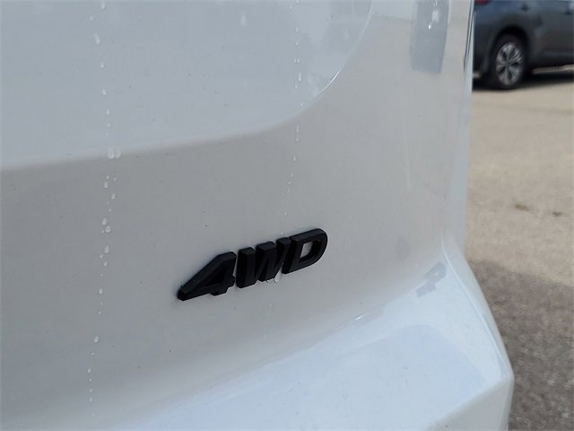 New 2025 Nissan Pathfinder SV w/ Black Appearance Package image 6