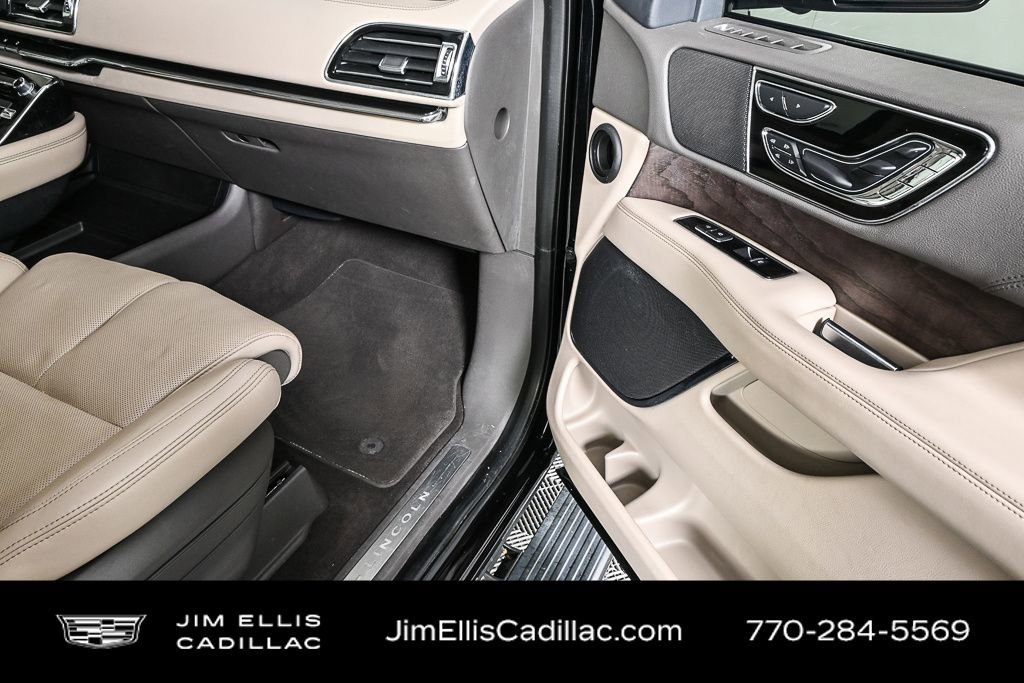 Used 2022 Lincoln Navigator Reserve image 24