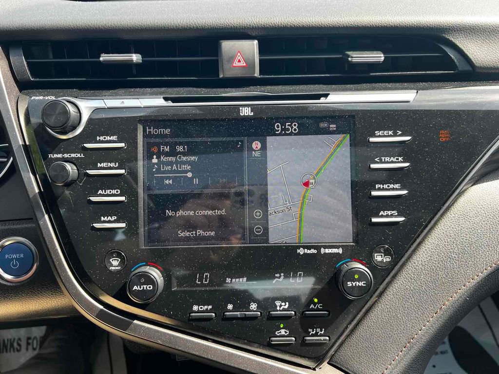 Used 2020 Toyota Camry XLE w/ Sunroof Package image 26