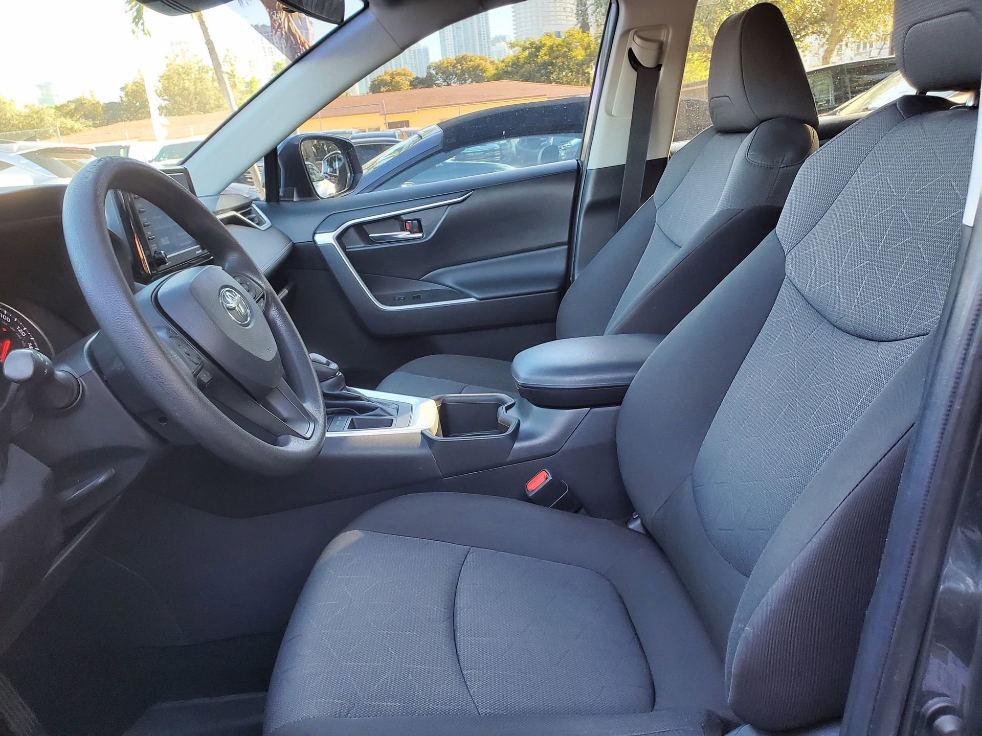 Used 2022 Toyota RAV4 XLE image 12