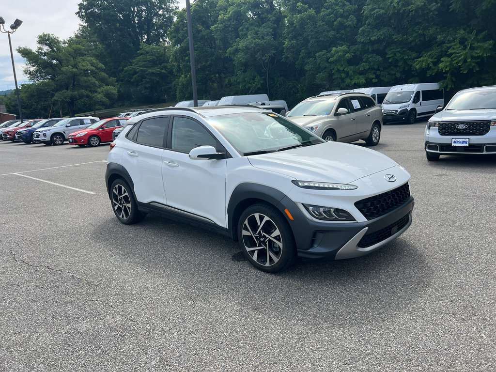 Used 2023 Hyundai Kona Limited FWD image 3
