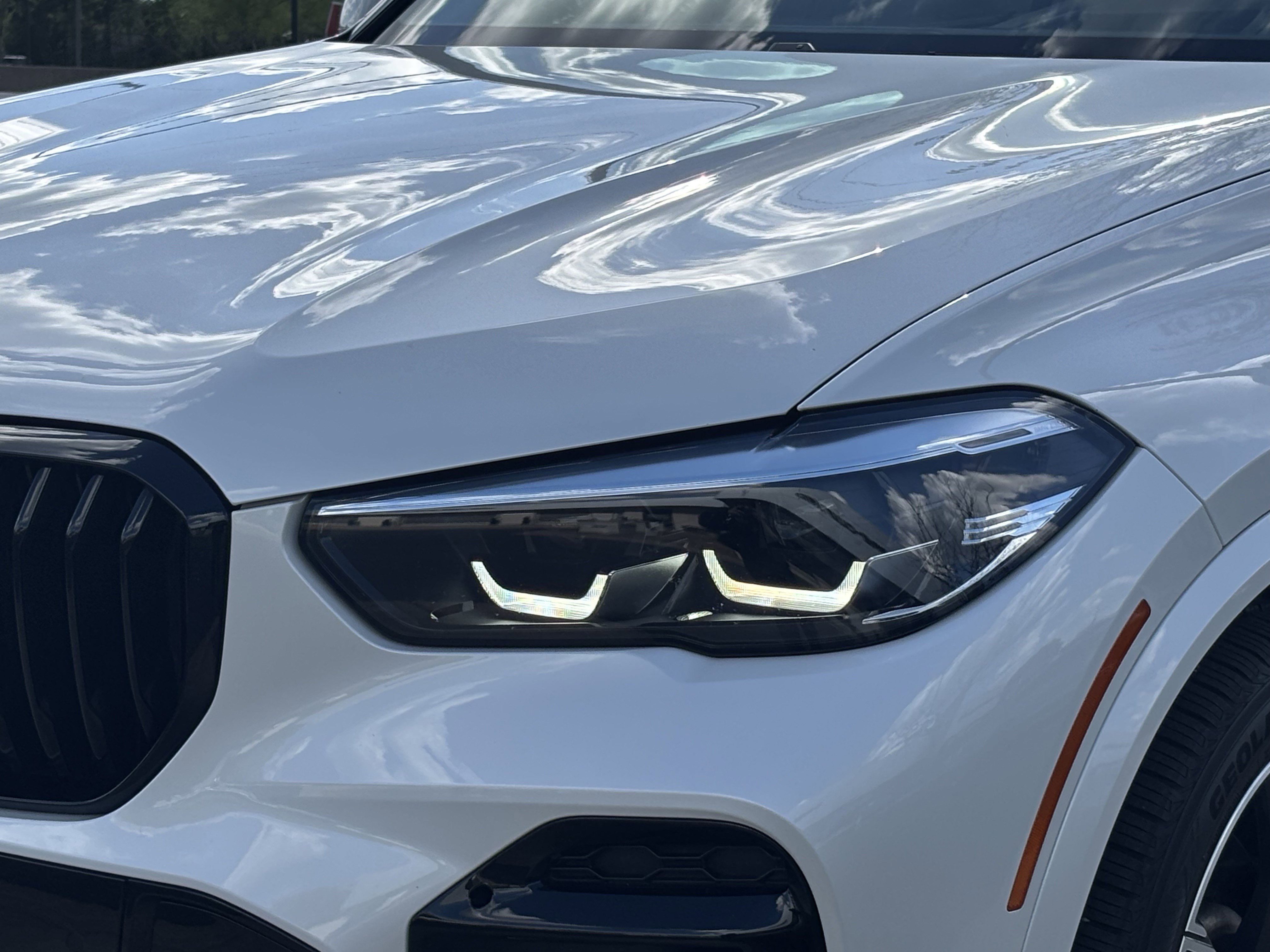 Used 2022 BMW X5 xDrive40i w/ M Sport Package AWD/4WD image 6