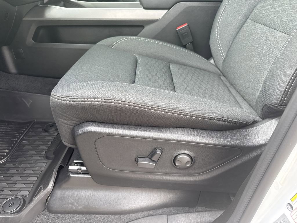 New 2026 RAM 1500 4x4 Crew Cab image 13