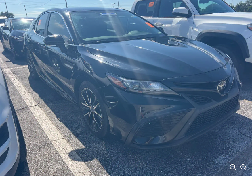 Used 2022 Toyota Camry SE FWD image 6