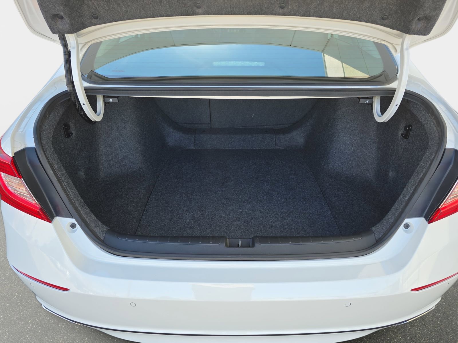 Certified 2018 Honda Accord Touring image 14