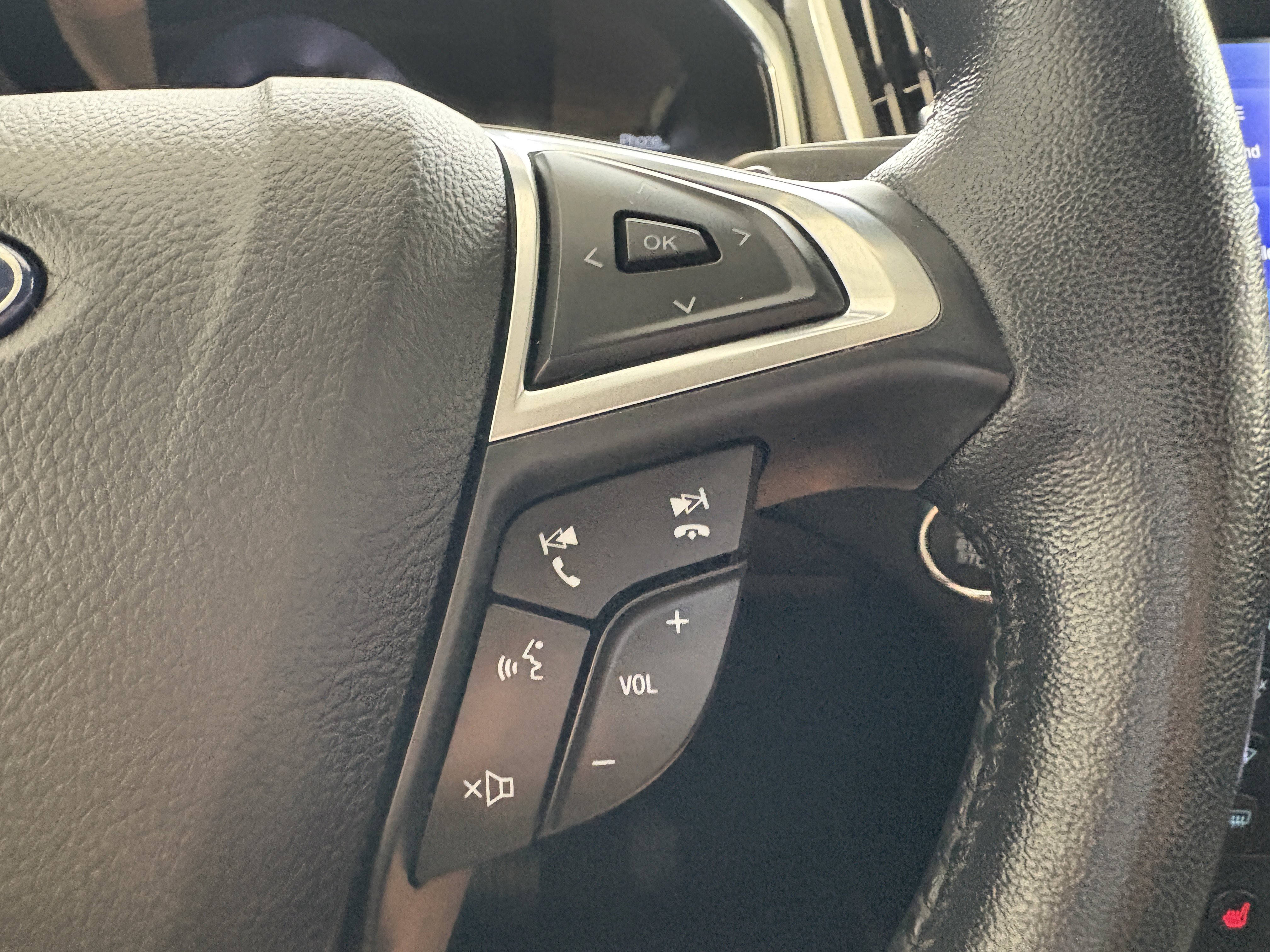 Used 2020 Ford Edge Titanium w/ Class II Trailer Tow Package image 13