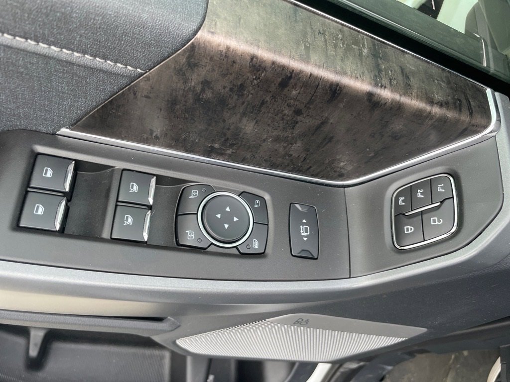 Used 2024 Ford F350 Lariat w/ Lariat Ultimate Package image 12