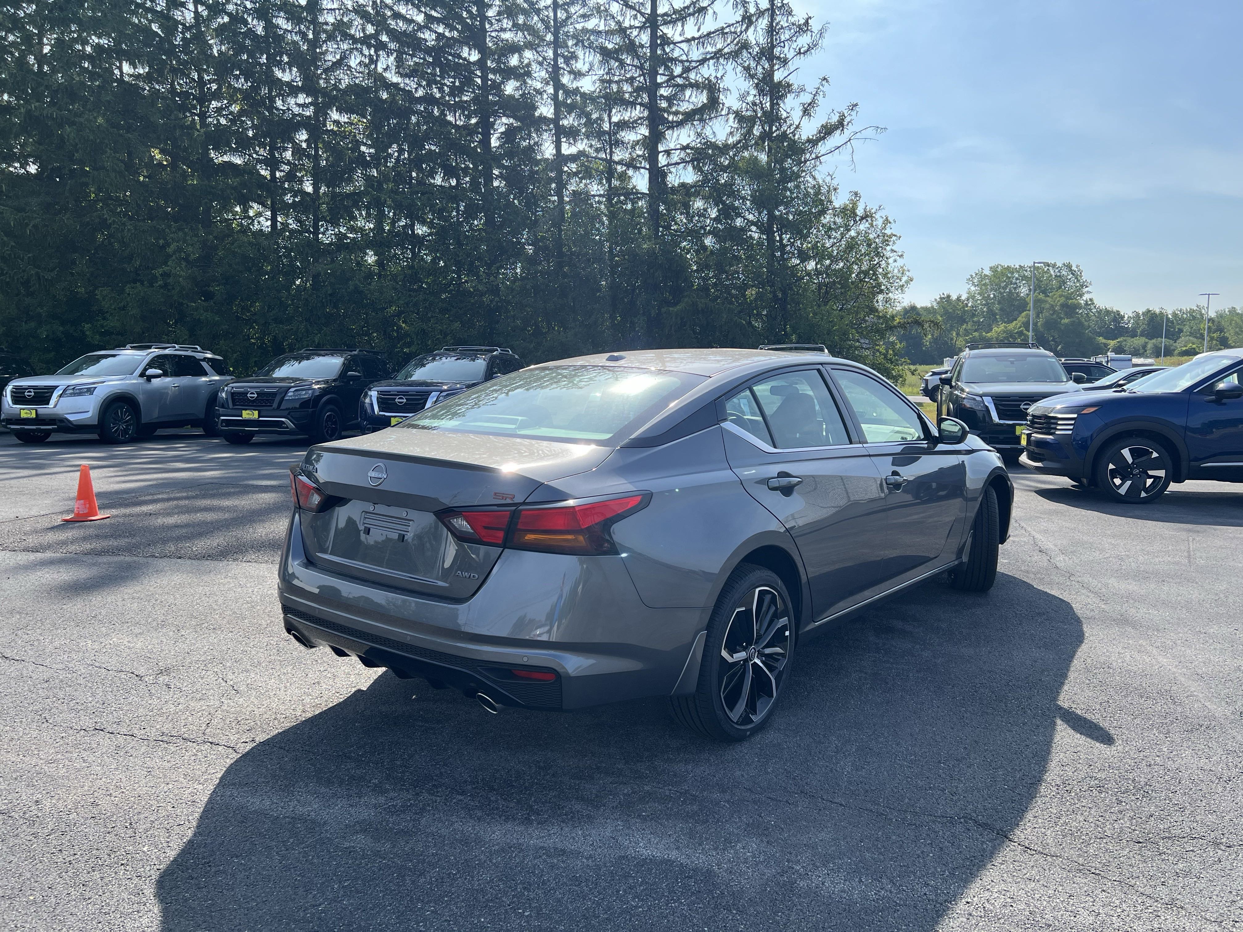 New 2025 Nissan Altima 2.5 SR w/ SR Premium Package image 11