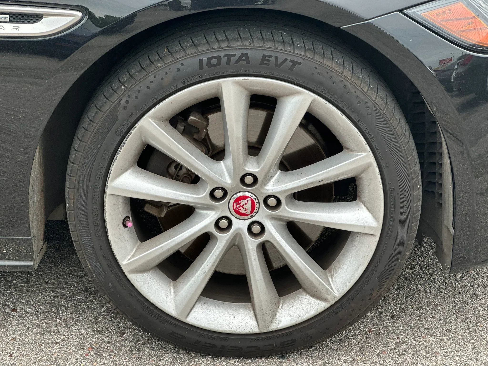 Used 2017 Jaguar XF R-Sport AWD/4WD image 25