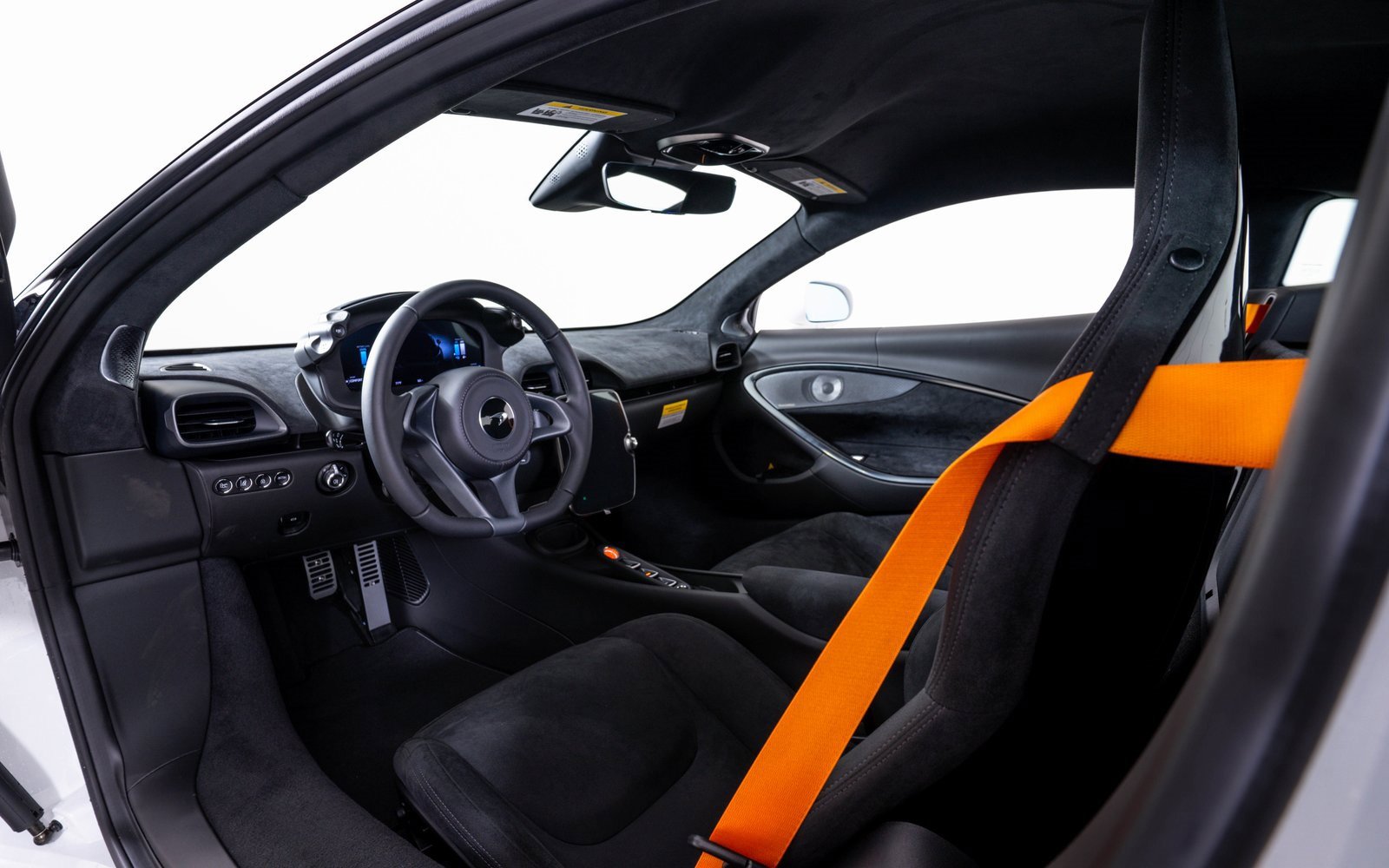 New 2026 McLaren Artura image 18