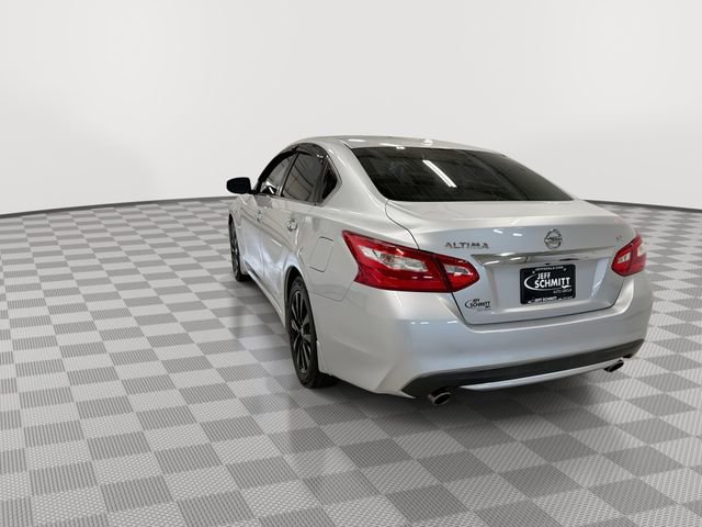 Used 2016 Nissan Altima 2.5 SL w/ 2.5 Technology Package image 8