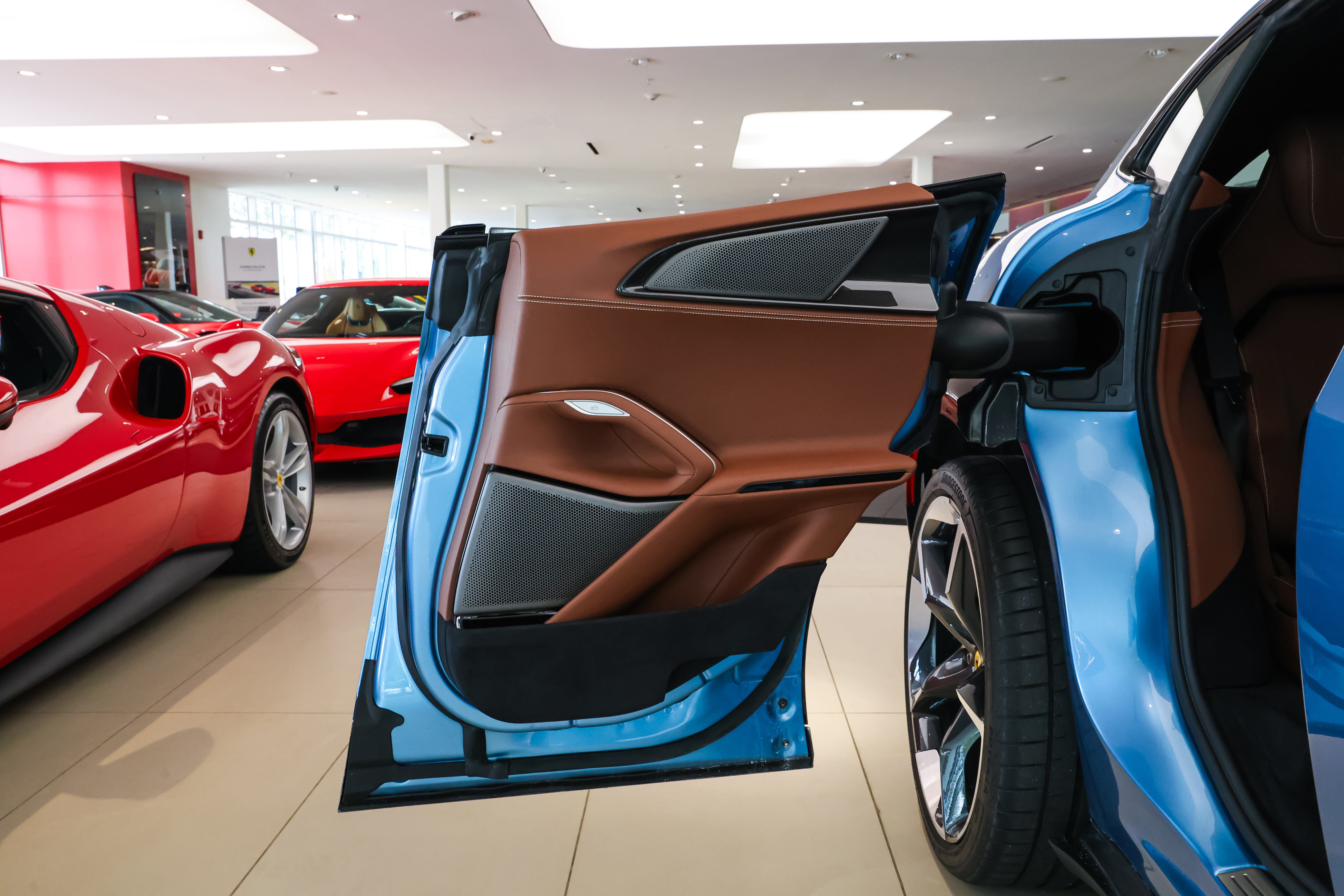 Used 2025 Ferrari Purosangue AWD/4WD image 46