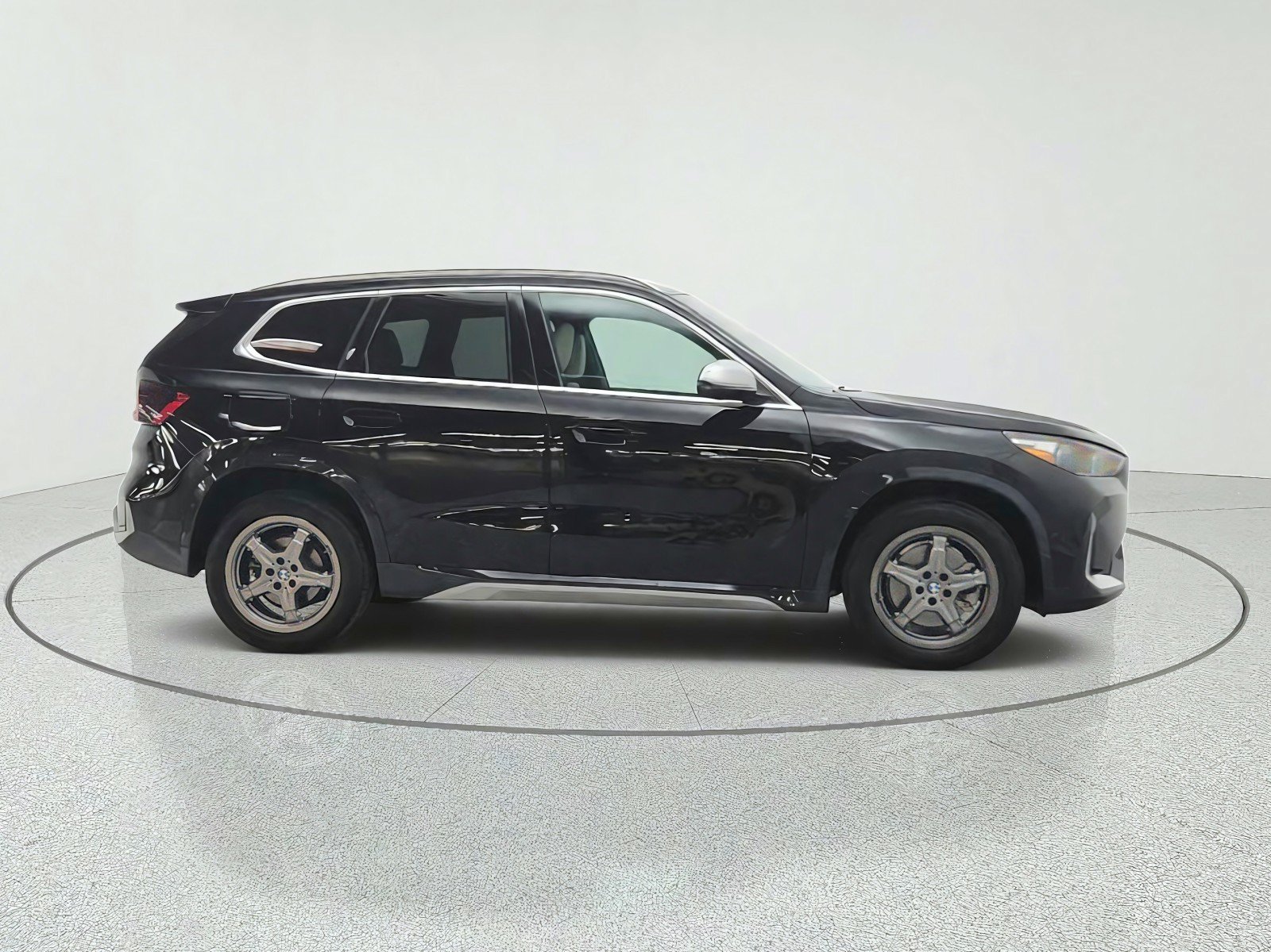 Used 2023 BMW X1 xDrive28i w/ Convenience Package AWD/4WD image 4