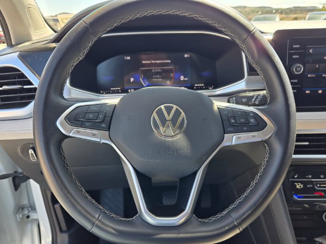 Used 2025 Volkswagen Taos SE FWD image 19