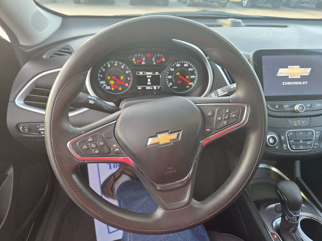 Used 2023 Chevrolet Malibu LT image 9