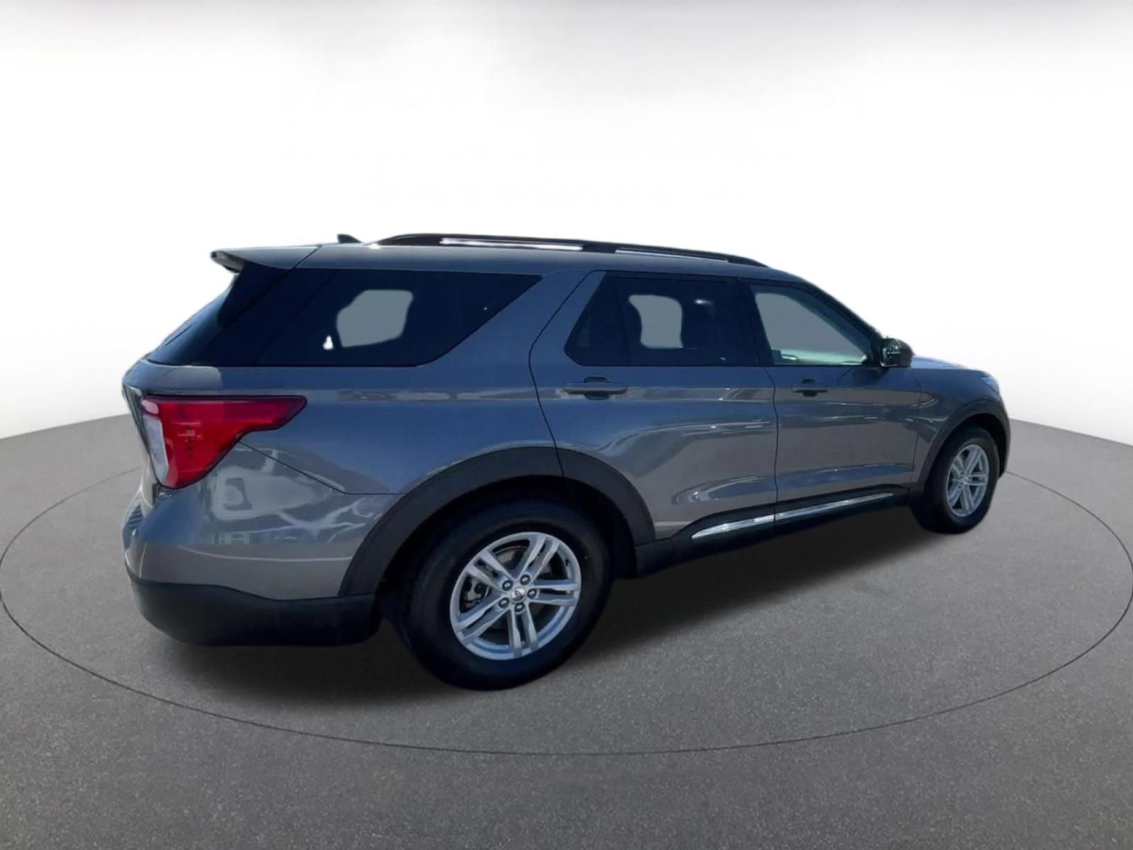 Used 2024 Ford Explorer XLT w/ Equipment Group 202A image 15