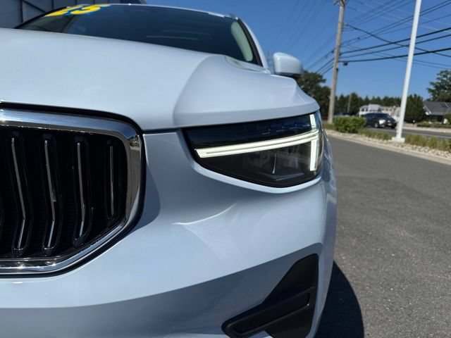 Certified 2025 Volvo XC40 B5 Core AWD/4WD image 8
