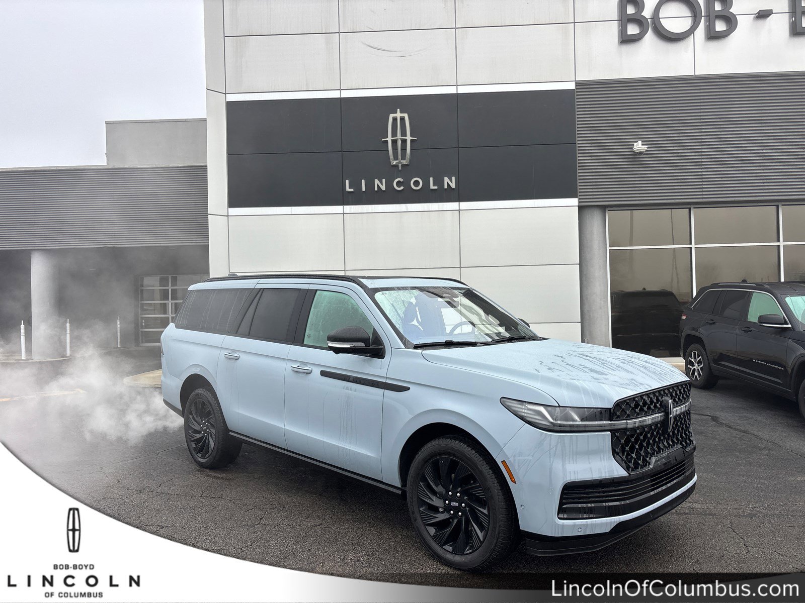 New 2025 Lincoln Navigator L Reserve w/ Jet Appearance Package