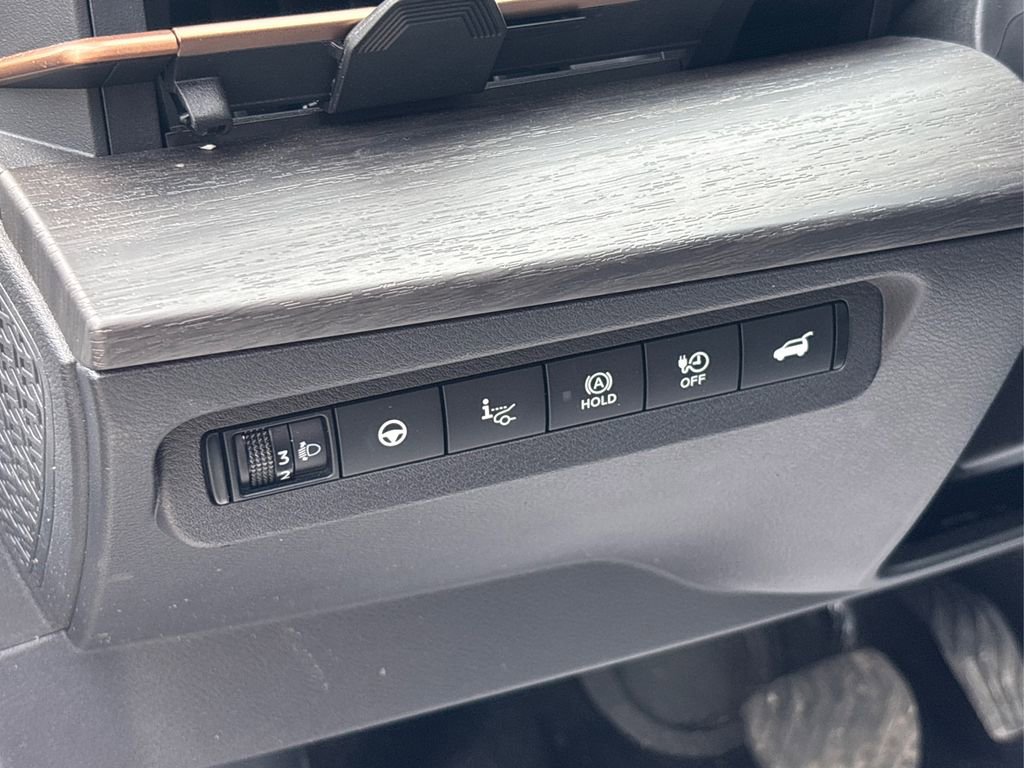 Used 2024 Nissan Ariya AWD image 21