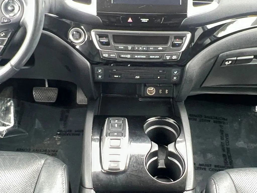 Used 2017 Honda Pilot Elite image 11