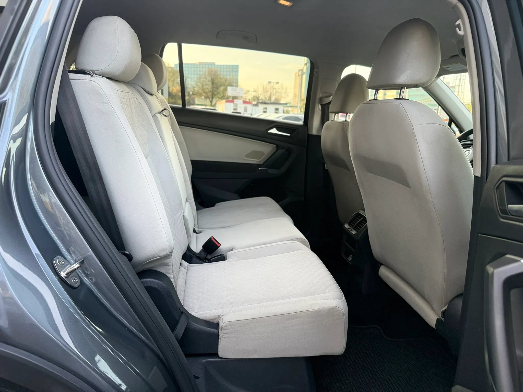 Used 2020 Volkswagen Tiguan S FWD image 29