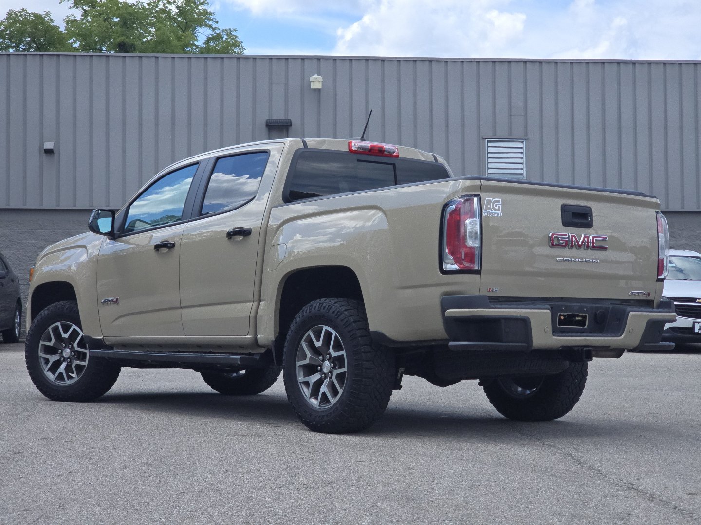 Used 2022 GMC Canyon AT4 w/ Trailering Package AWD/4WD image 13