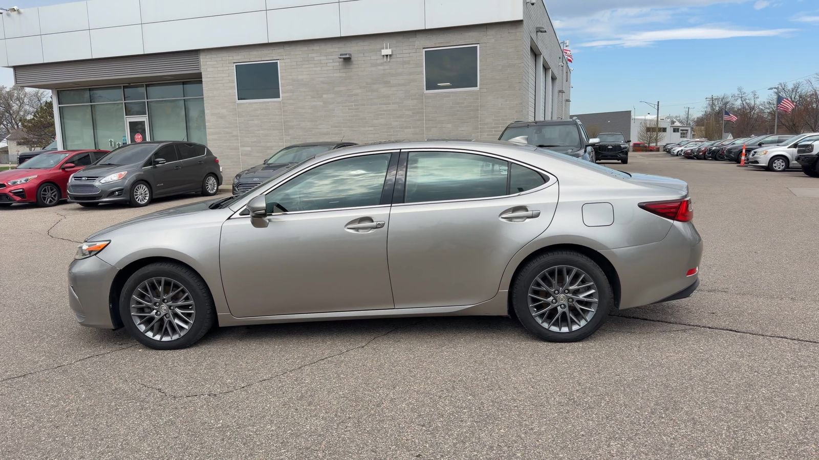 Used 2018 Lexus ES 350 w/ Premier Package image 7