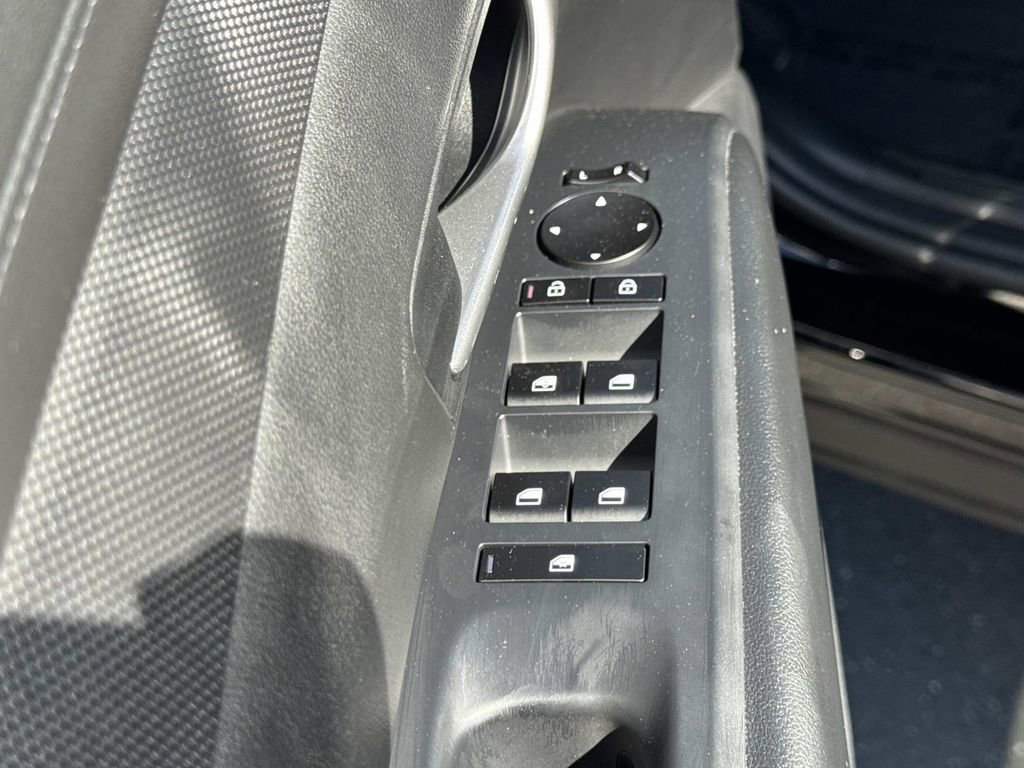 Certified 2025 Hyundai Santa Cruz SE image 24